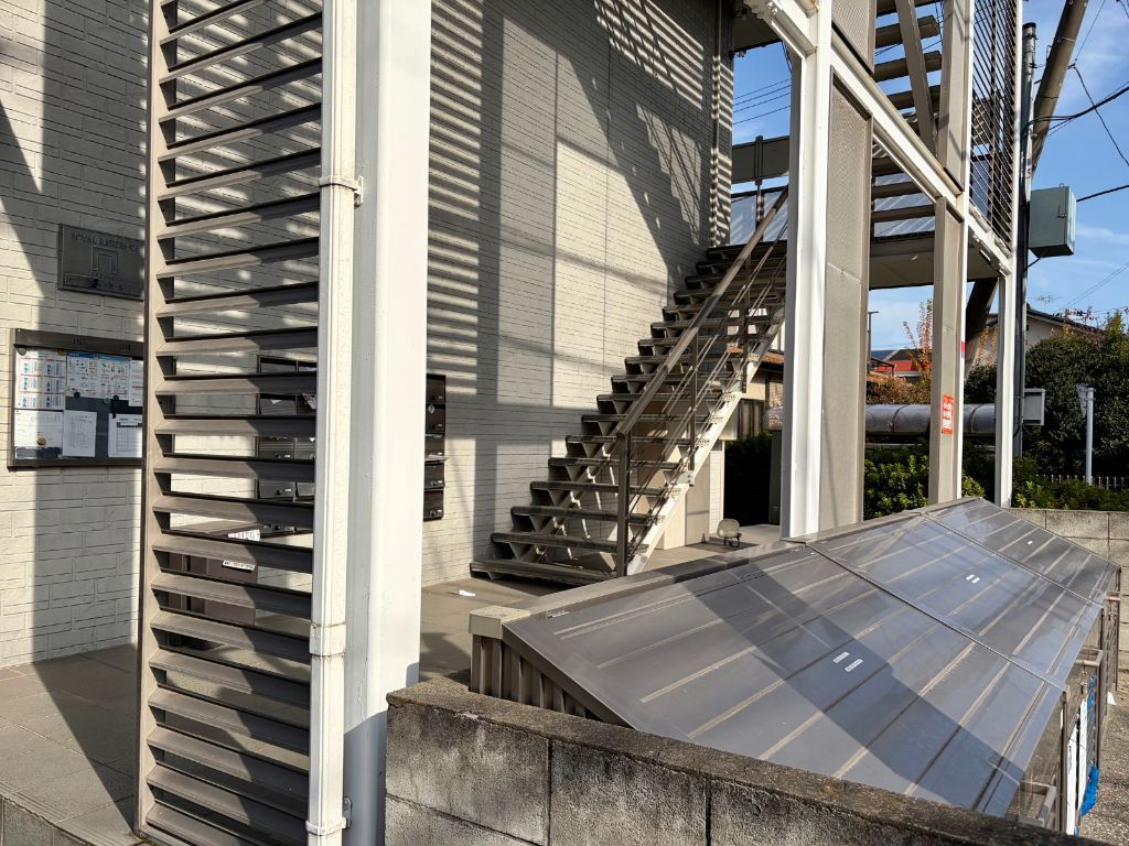 エントランス・外階段